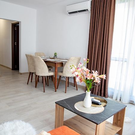 Two-Bedroom Premium Apartment Святые Константин и Елена Экстерьер фото