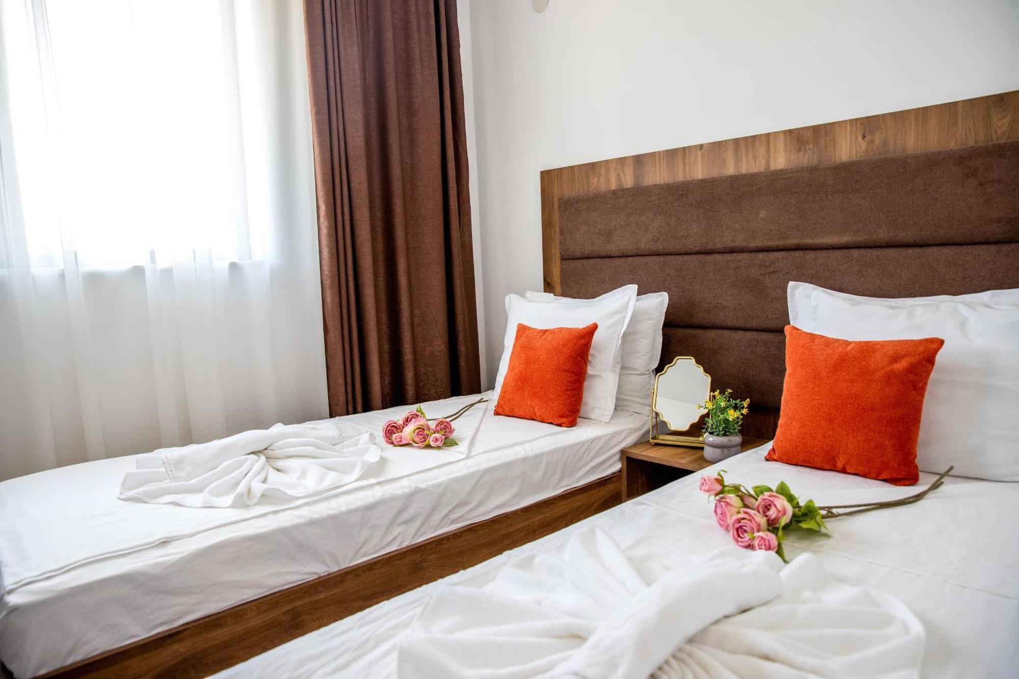 Two-Bedroom Premium Apartment Святые Константин и Елена Экстерьер фото