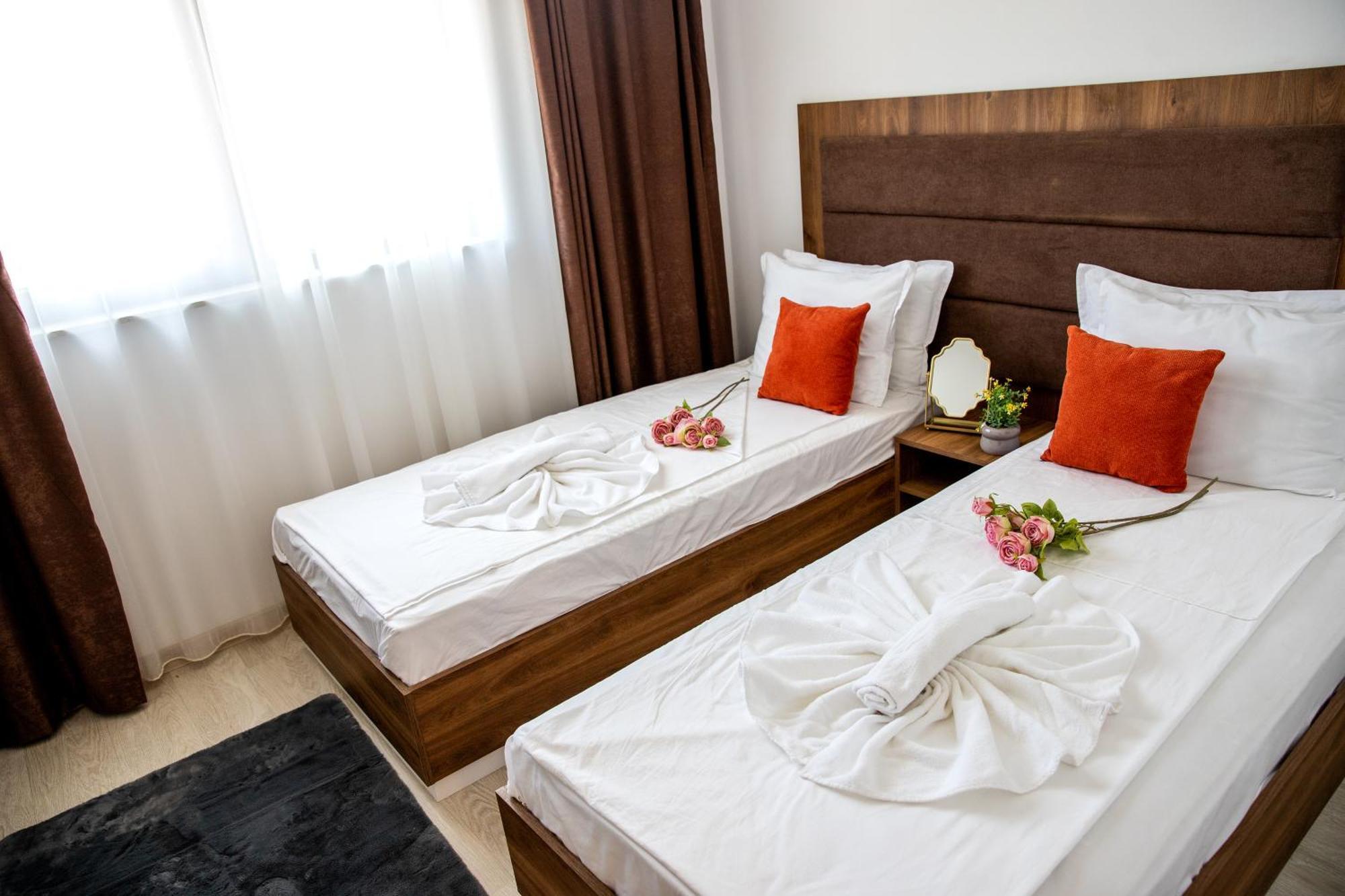 Two-Bedroom Premium Apartment Святые Константин и Елена Экстерьер фото